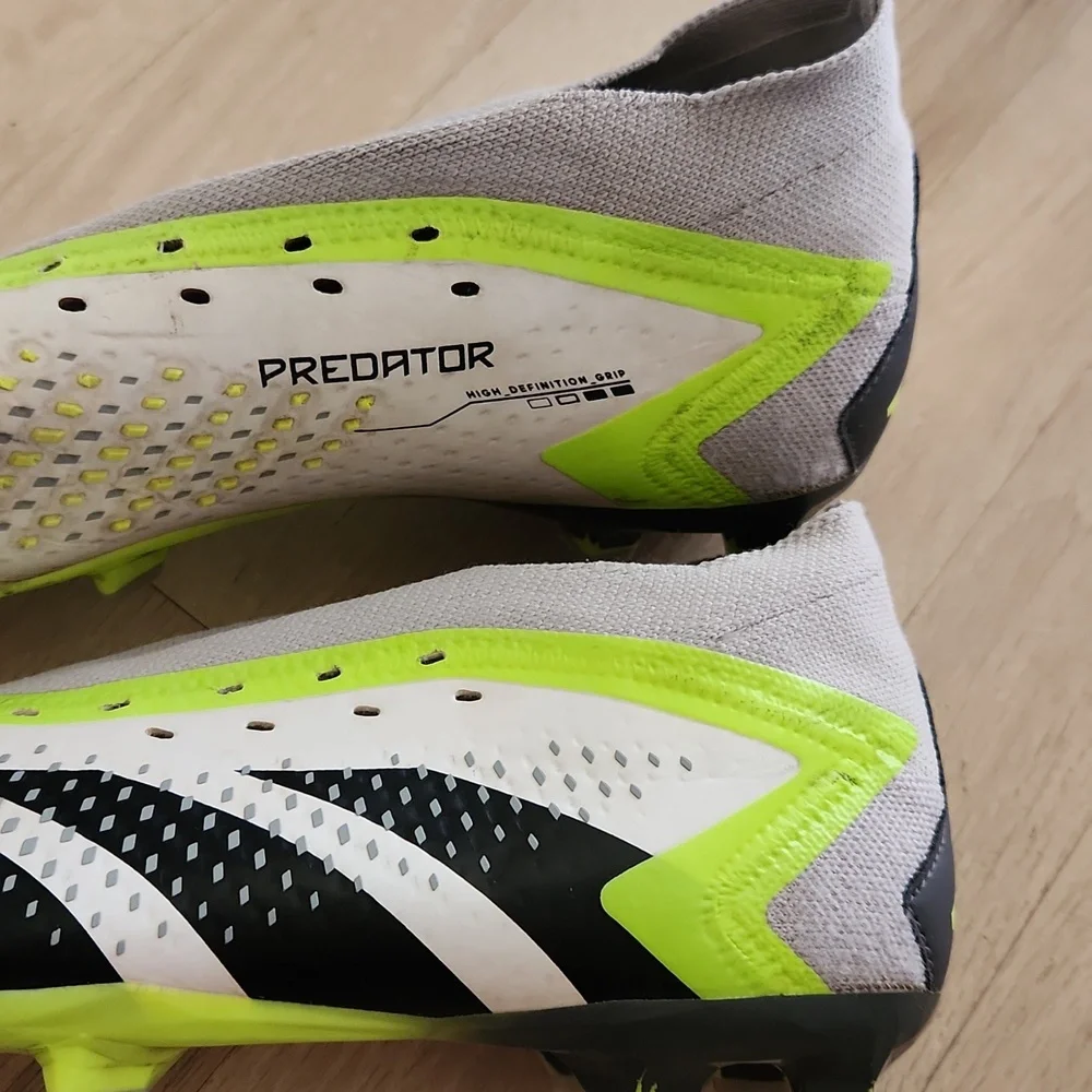 Adidas Mens Predator Accuracy 2 Firm Ground FG Soccer Football Boots Cleats 7.5